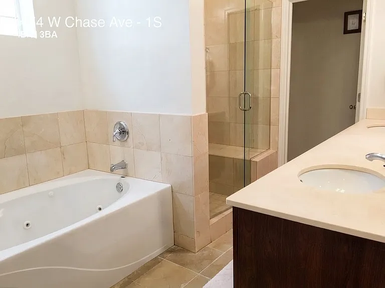 2054 W Chase Ave #1S — Photo 13