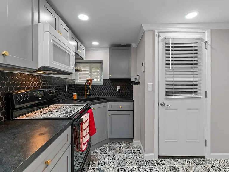 2511 Brookfield Ave #GL — Photo 4