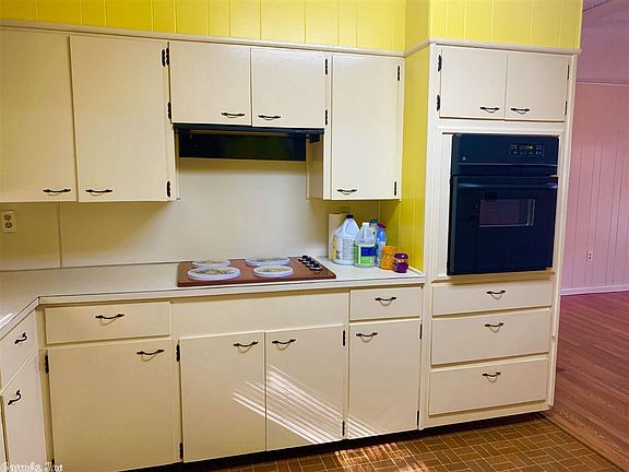 3rd image of 117 E Cloverdale Dr