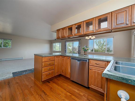 2nd image of 2997 Burns Dr