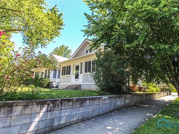 3rd image of 553 Toronto Ave