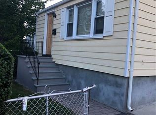 194 Trenchard St, Yonkers, NY 10704