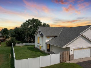 1410 3rd St S, Princeton, MN 55371