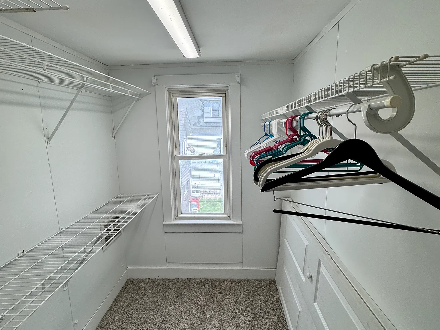 3 bed, 1954 sqft, $2,500 — Photo 3