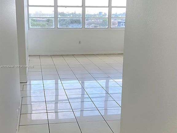 5th image of 1301 NE Miami Gardens Dr APT 702W