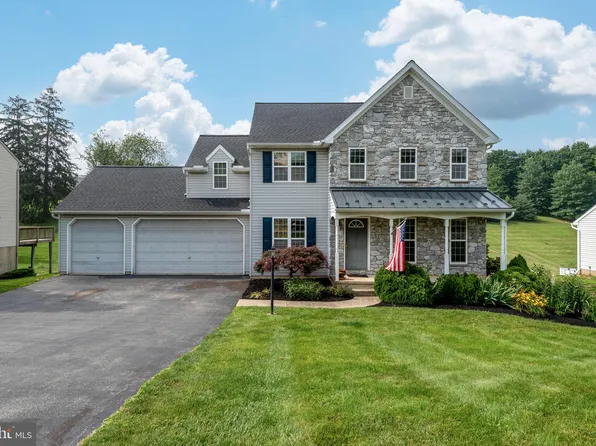 11 Parkview Dr, Seven Valleys, PA 17360