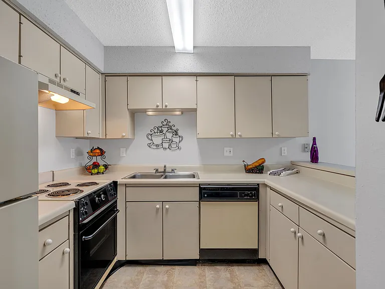Windsong Apartments — Photo 10