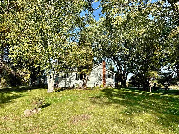 3rd image of N5170 Forest Glen Beach Rd