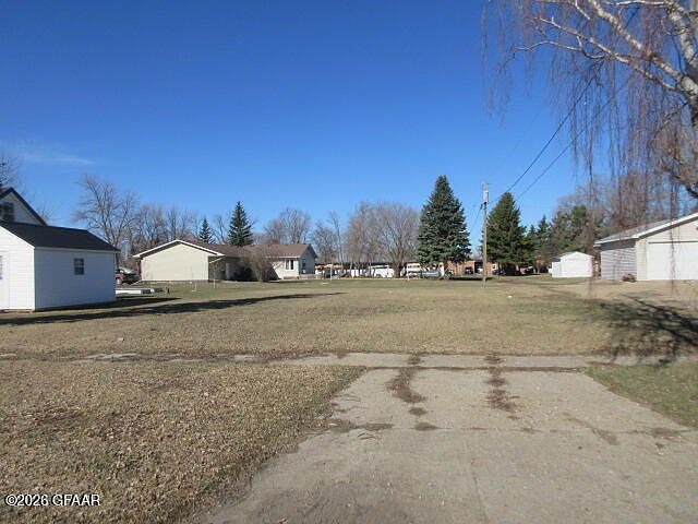 1st image of 275 3rd St