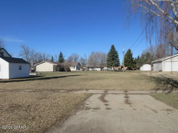 275 3rd St, Minto, ND 58261
