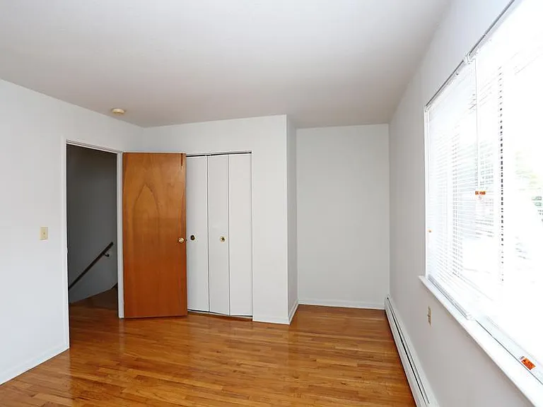 Willowcrest — Photo 15