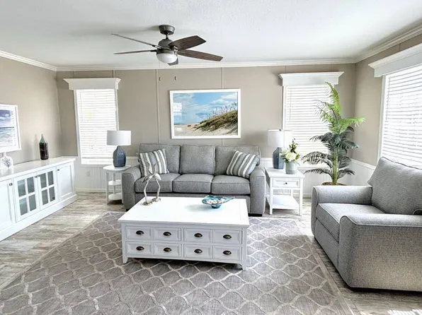 795 Jacaranda Cir, Venice, FL 34285