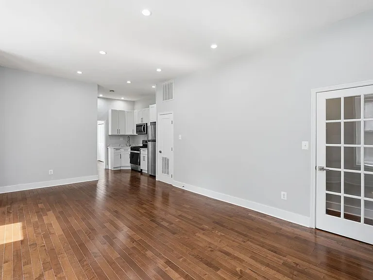1618 1st St NE — Photo 3