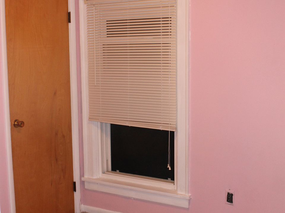 Upper Bedroom 2