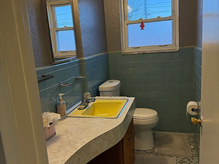 8565 Potomac Ave — Photo 20