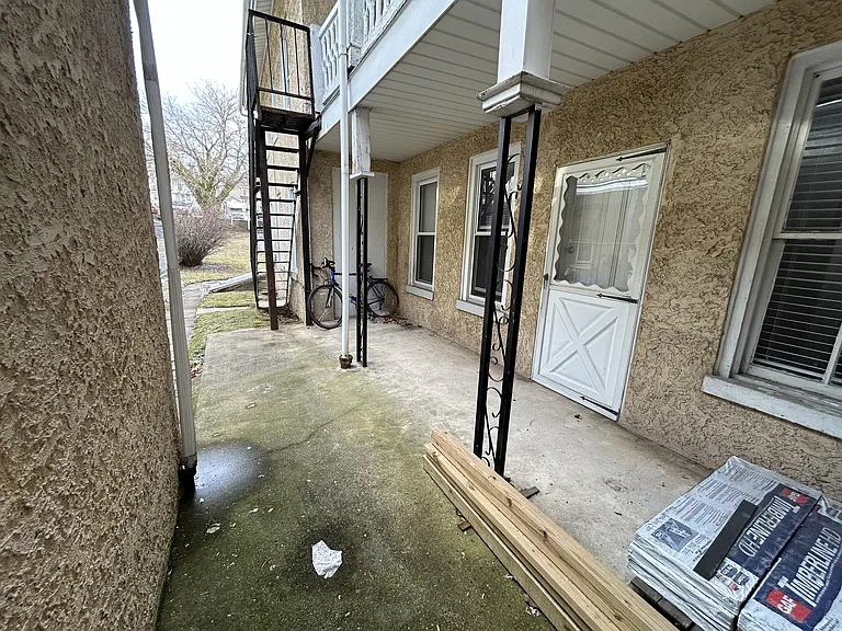 213 Front St #1 — Photo 3
