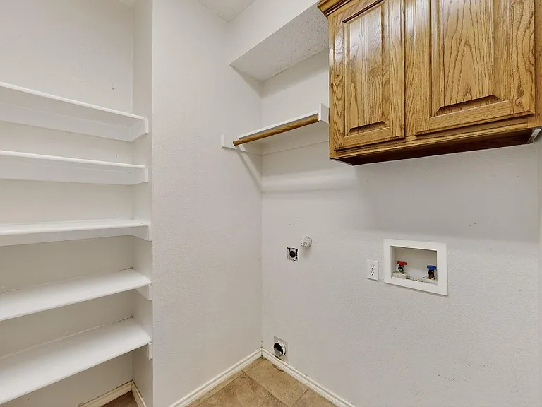 165 Hirth Dr — Photo 25