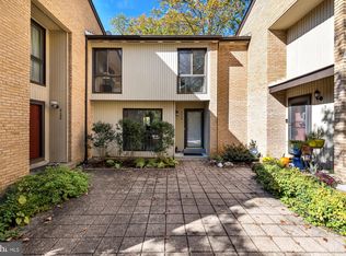 3134 Colchester Brook Ln, Fairfax, VA 22031