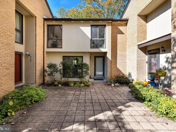 3134 Colchester Brook Ln, Fairfax, VA 22031