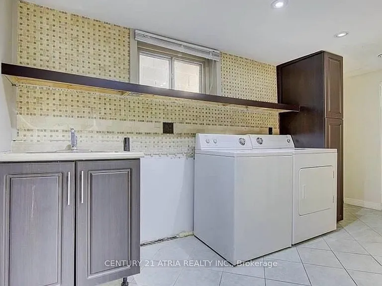 21 Alice Cres — Photo 5