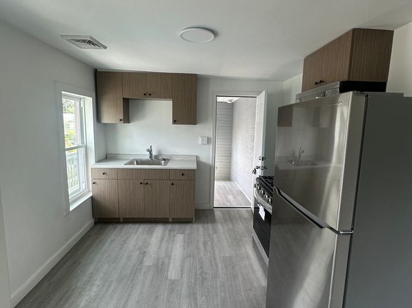 124 Conway St #2