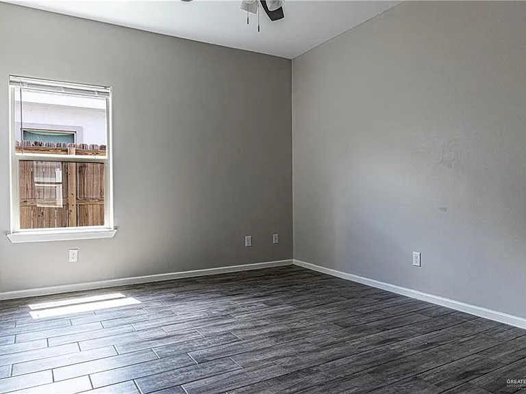 5808 Sandpiper Ave — Photo 4