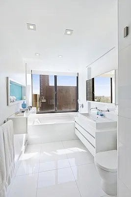 Sold by Sloane Square | media 17