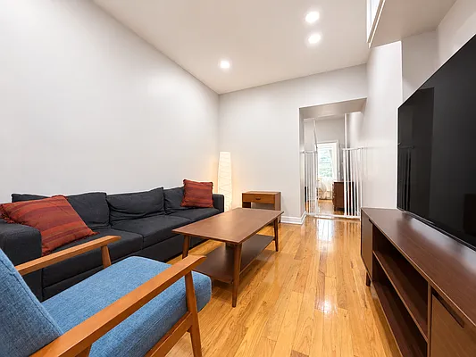 Living room, photo 4