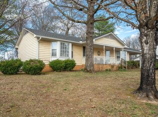 1606 Briarwood Dr, Lawrenceburg, TN 38464