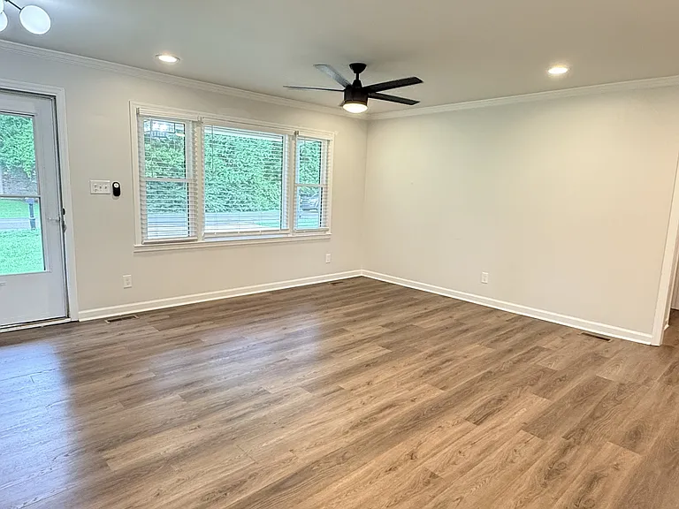 117 Carol Dr — Photo 6
