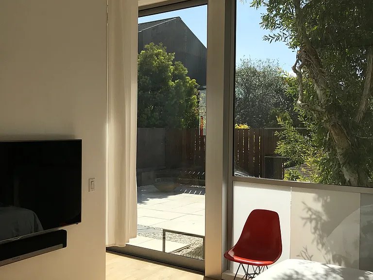 653 1/4 Milwood Ave — Photo 14