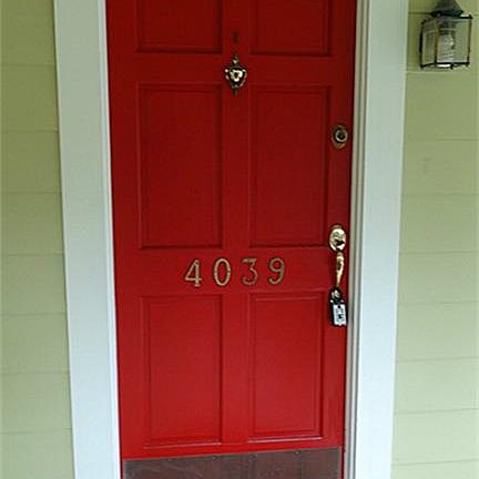 Huge front porch with swing