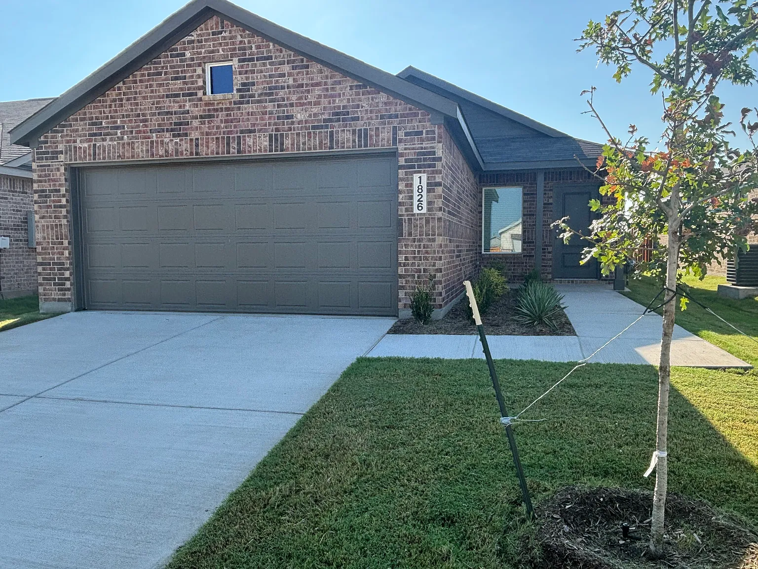 3 bed, 1311 sqft, $2,200 — Photo 1