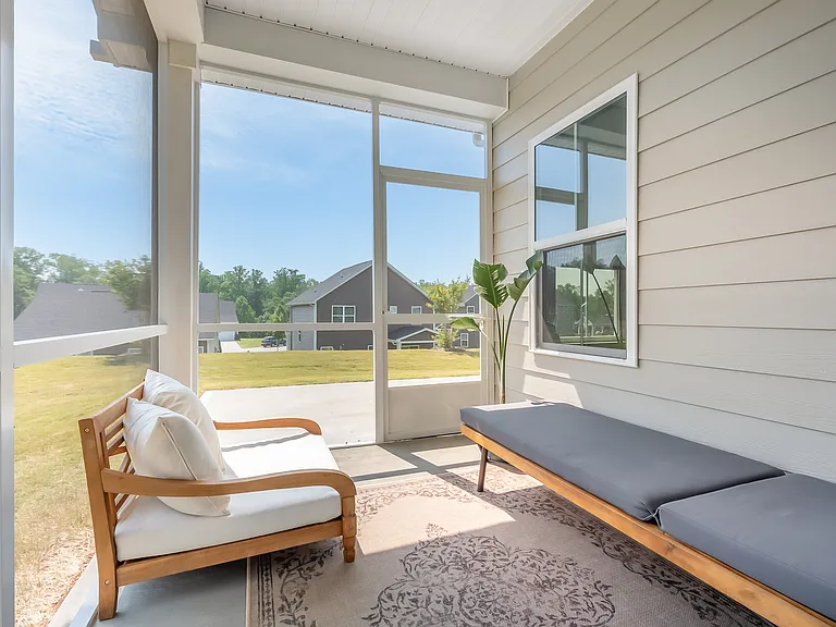 517 Spokane Dr — Photo 2