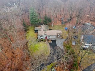 73 Greenwood Ln, Monroe, CT 06468