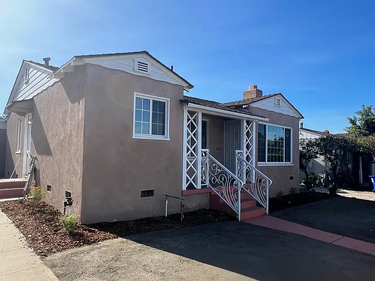 3887 Ocean View Blvd — Photo 46