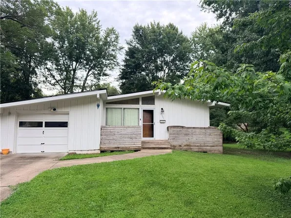 2301 NE 60th Ter, Kansas City, MO 64118
