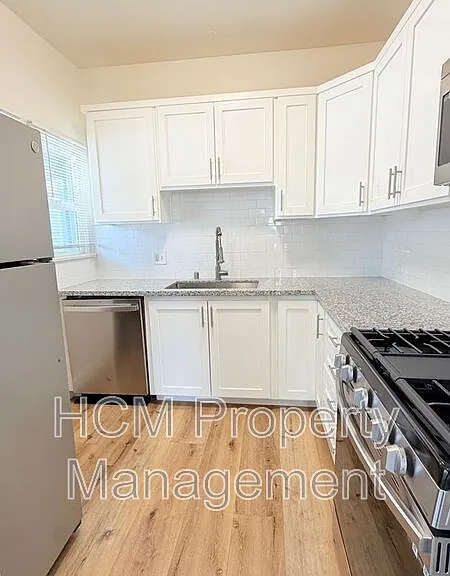 202 E Walnut St #216 — Photo 8