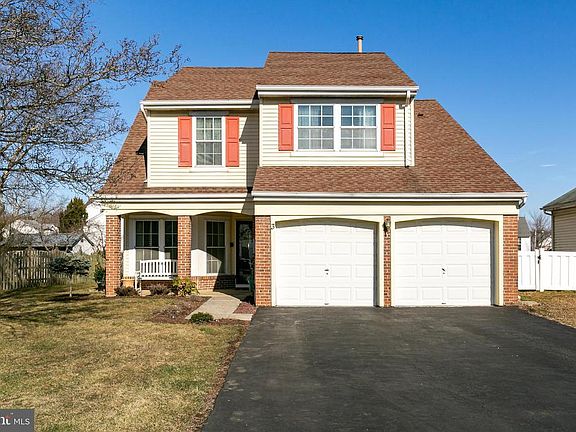 2nd image of 3 Woodstock Ln
