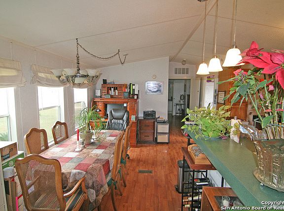 4th image of 209 S County Road 5604