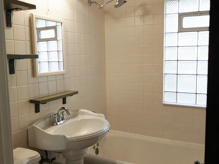 1315 29th Ave NE #1 — Photo 16