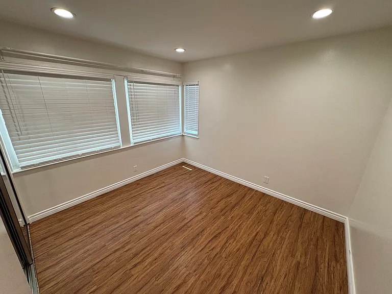 6302 Denny Ave — Photo 7