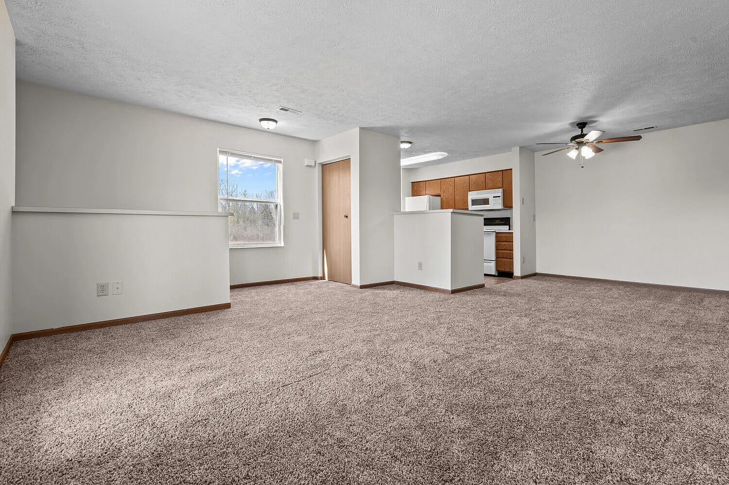 Brookstone Place Apartments — Photo 4