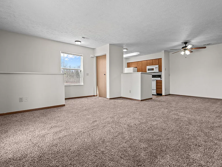Brookstone Place Apartments — Photo 4