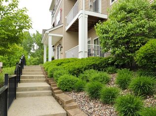 12795 Collegeview Dr APT 207, Eden Prairie, MN 55347