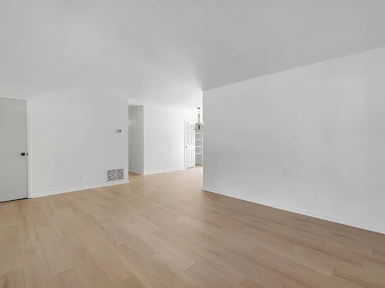 1369 Nancy Dr — Photo 7