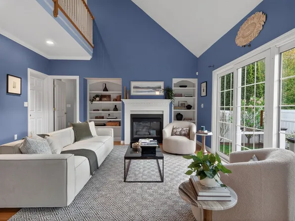 22 Braeburn Ln Unit 22, Ashland, MA 01721