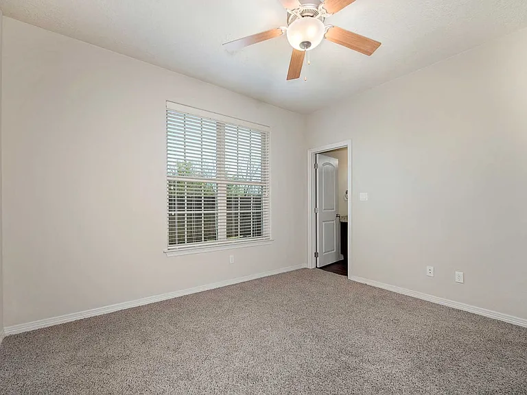 524 Forest Dr — Photo 10
