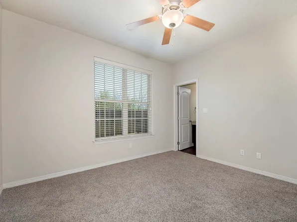 524 Forest Dr, College Station, TX 77840