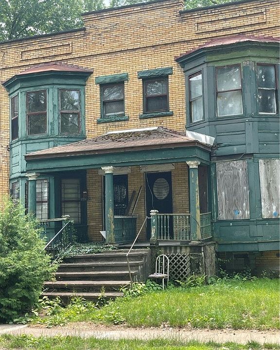 1st image of 10910 Hathaway Ave
